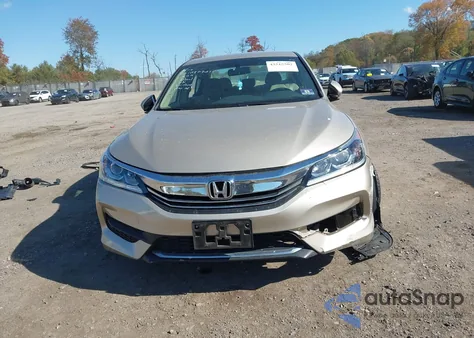 2017 Honda Accord Lx z USA, uszkodzony, nr VIN 1HGCR2F35HA152301
